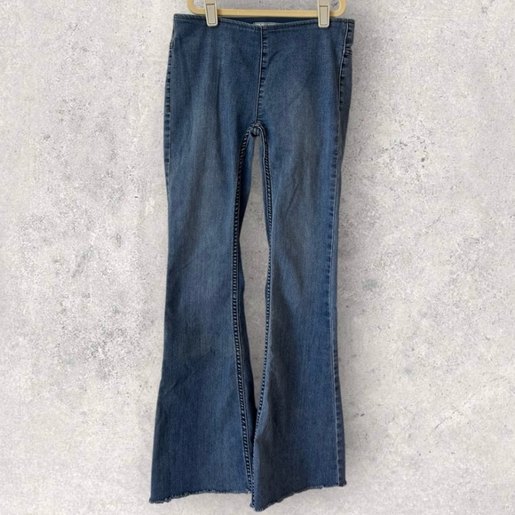 Free People Denim - Free People Flare Low Waisted Jean Elastic Waist Band Size 24